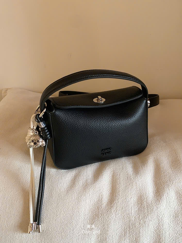 z7376234834707_8b54a89054079493f5b847d854443ad8