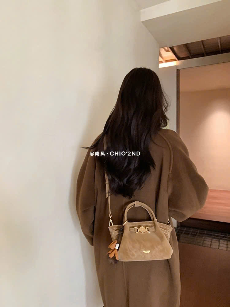 z7586110159681_24184cee32fdec1a8f475c5f8e9f6b89